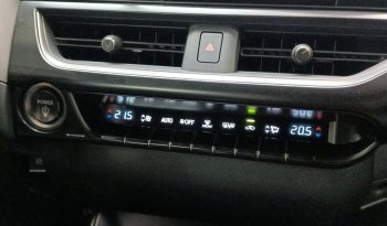 Lexus UX 300e e-UX lleno
