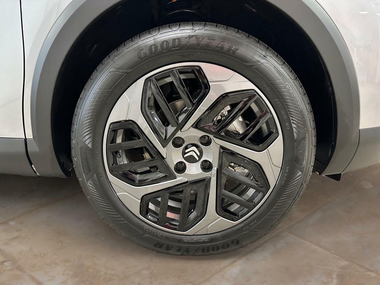 Citroën C4 1.2 PURETECH 130 EAT8 PLUS GPS LL18 RADAR AR+CAM KEYLESS lleno