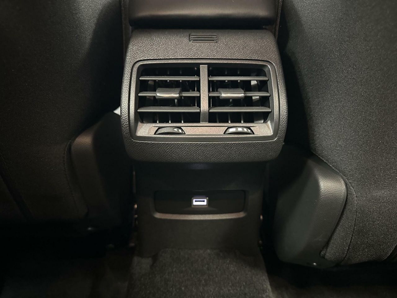 Citroën C4 1.2 PURETECH 130 EAT8 PLUS GPS LL18 RADAR AR+CAM KEYLESS lleno