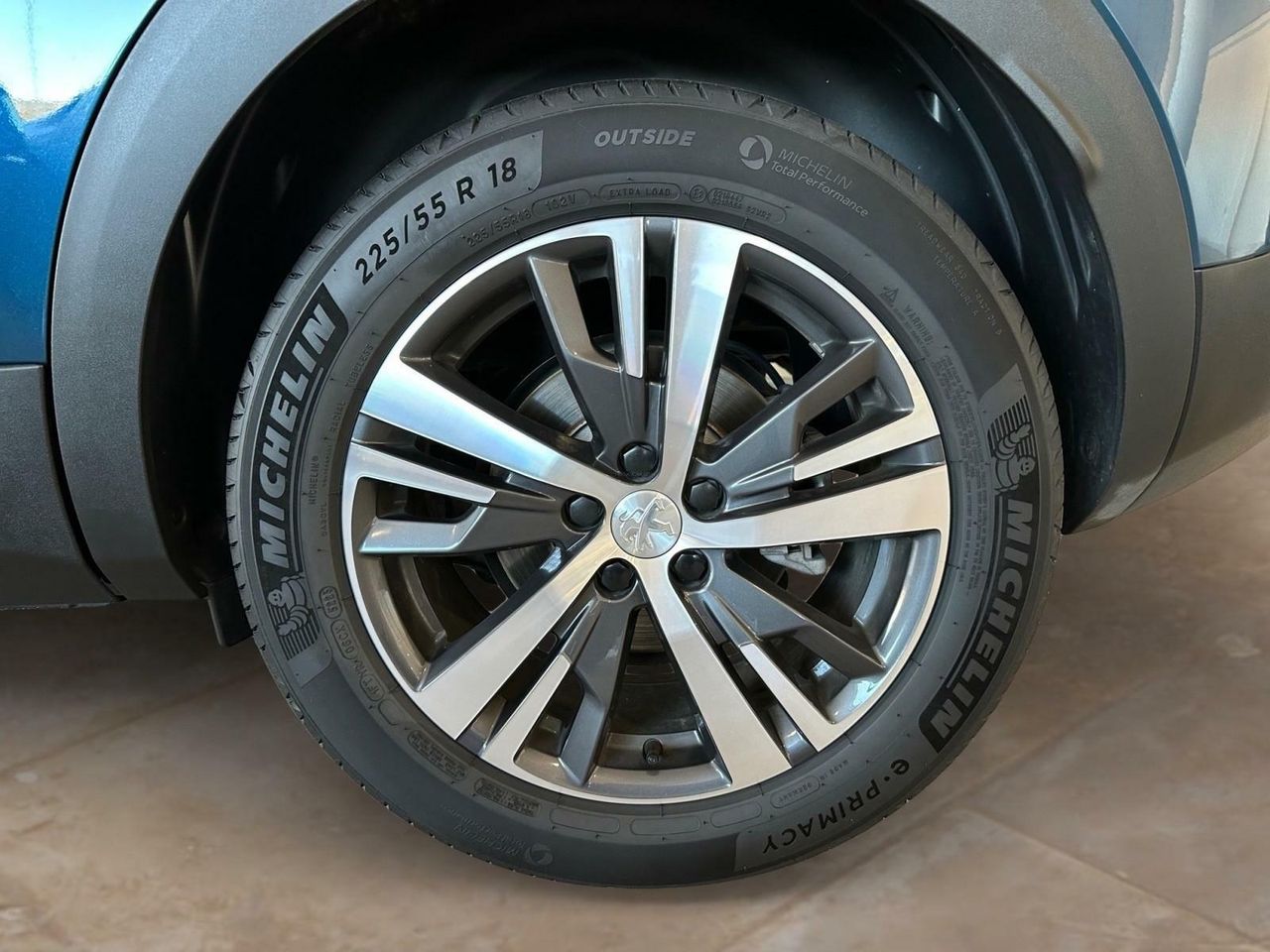 Peugeot 3008 1.2 PURETECH 130 ALLURE PACK GPS LL18 RADAR AR+CAM KEYLESS lleno