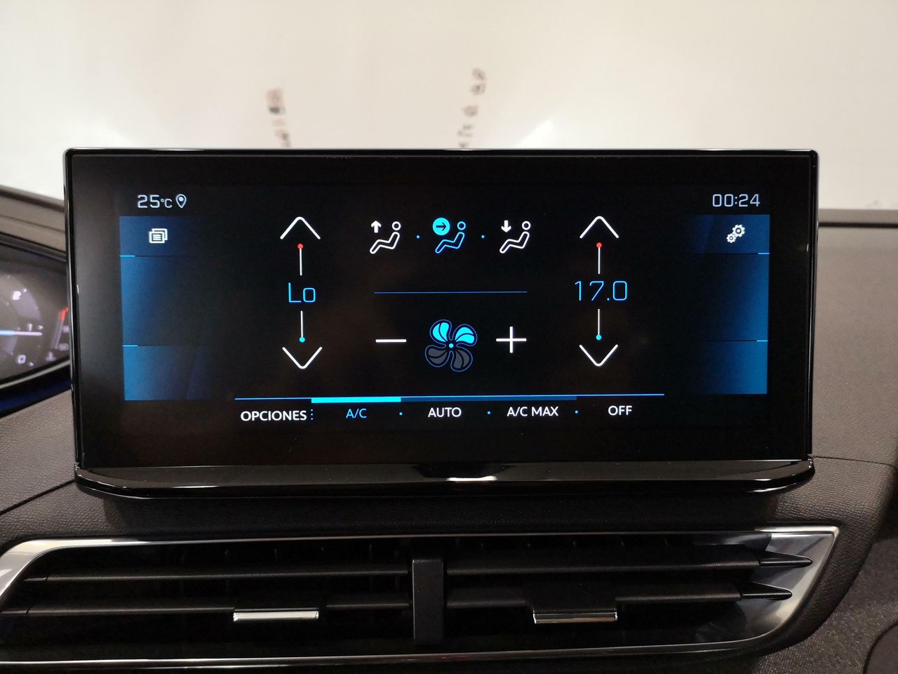 Peugeot 3008 1.2 PURETECH 130 ALLURE PACK GPS LL18 RADAR AR+CAM KEYLESS lleno