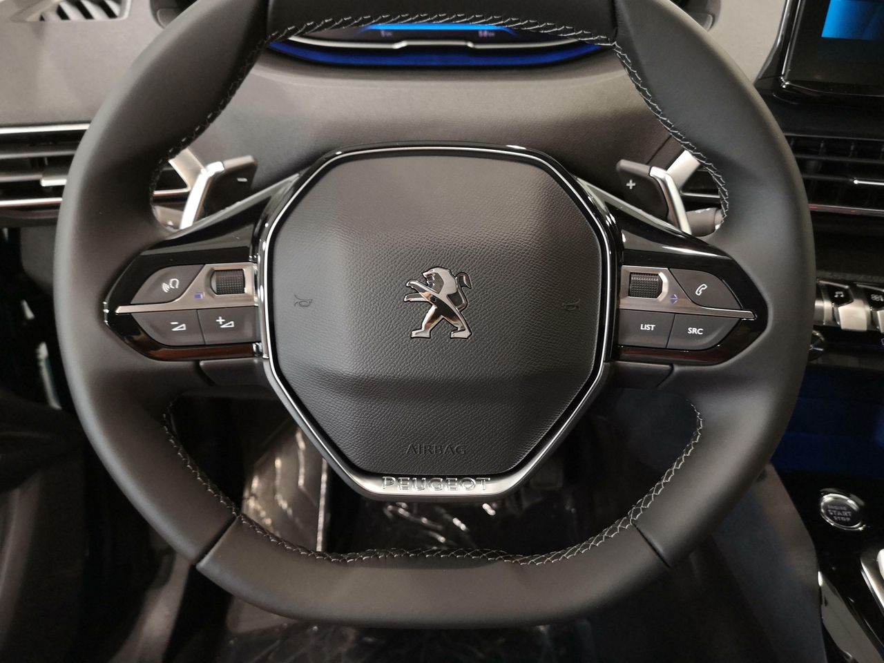 Peugeot 3008 1.2 PURETECH 130 ALLURE PACK GPS LL18 RADAR AR+CAM KEYLESS lleno