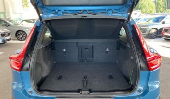 Volvo XC40 Core, B3 Mild Hybrid, Gasolina lleno